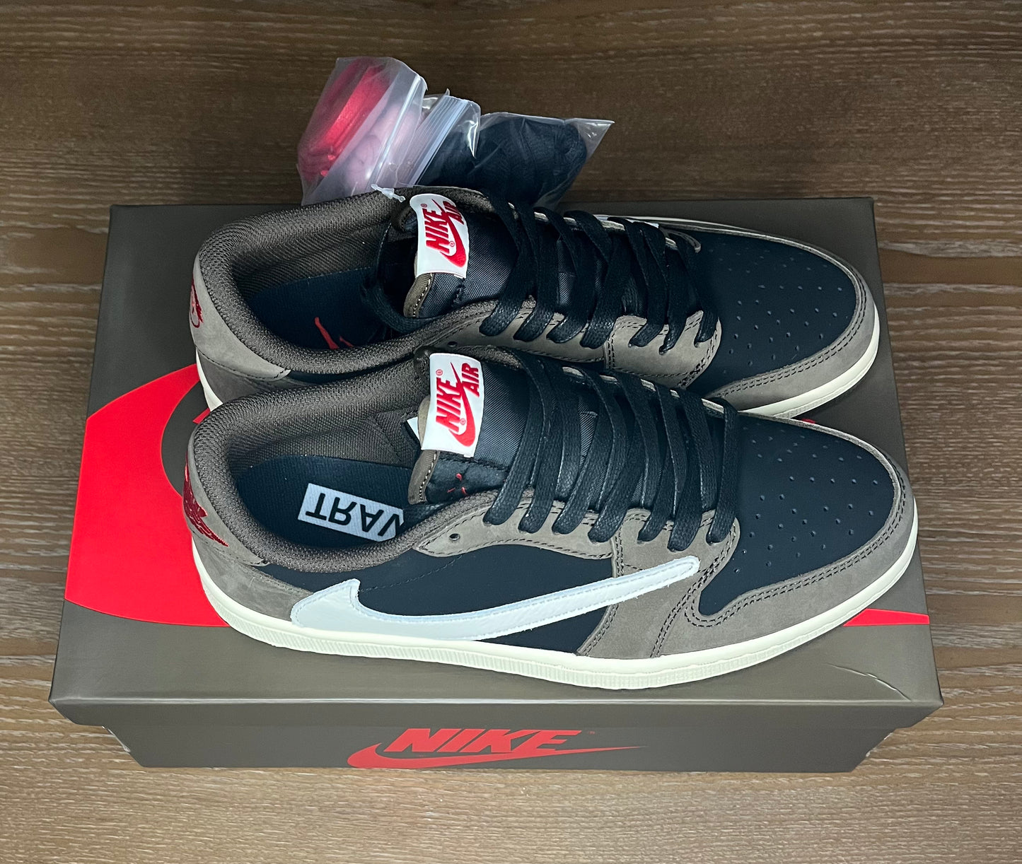 Jordan 1 Retro Low Travis Scott Mocha