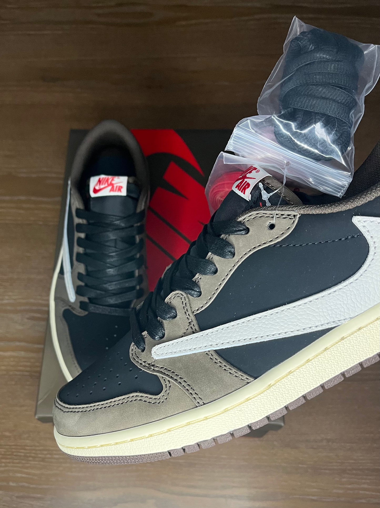 Jordan 1 Retro Low Travis Scott Mocha