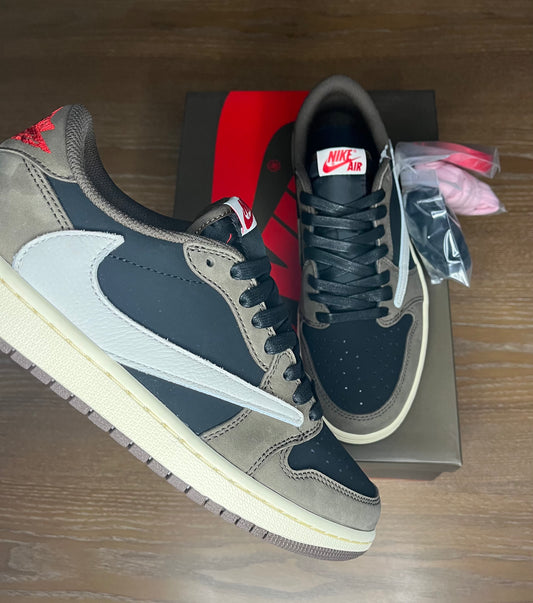 Jordan 1 Retro Low Travis Scott Mocha